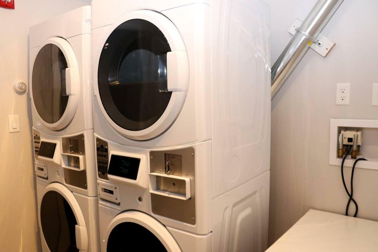 A Stylish Stay W/ A Queen Bed, Heated Floors.. #3 บรูคไลน์ ภายนอก รูปภาพ