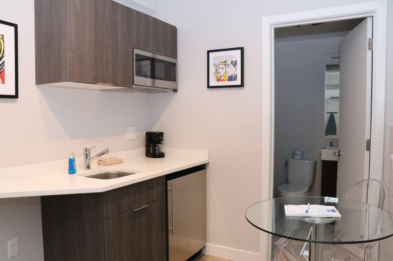 A Stylish Stay W/ A Queen Bed, Heated Floors.. #3 บรูคไลน์ ภายนอก รูปภาพ