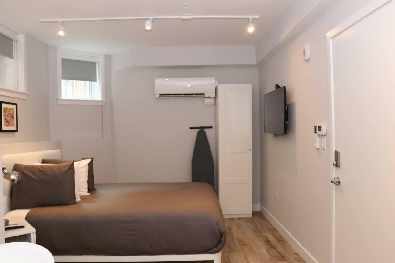 A Stylish Stay W/ A Queen Bed, Heated Floors.. #3 บรูคไลน์ ภายนอก รูปภาพ